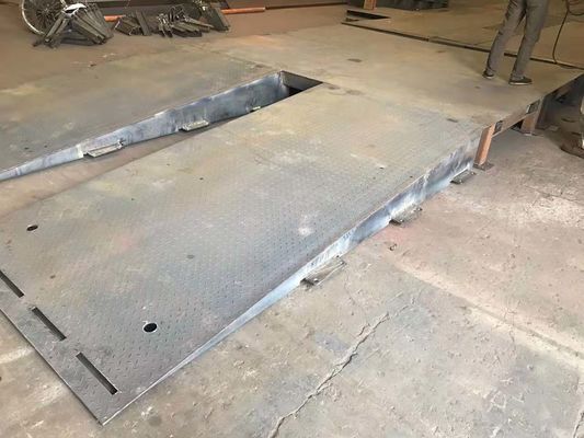 重量機械橋ばかりの多デッキの橋ばかり/重量を量るキャラバンをトラックで運んで下さい
